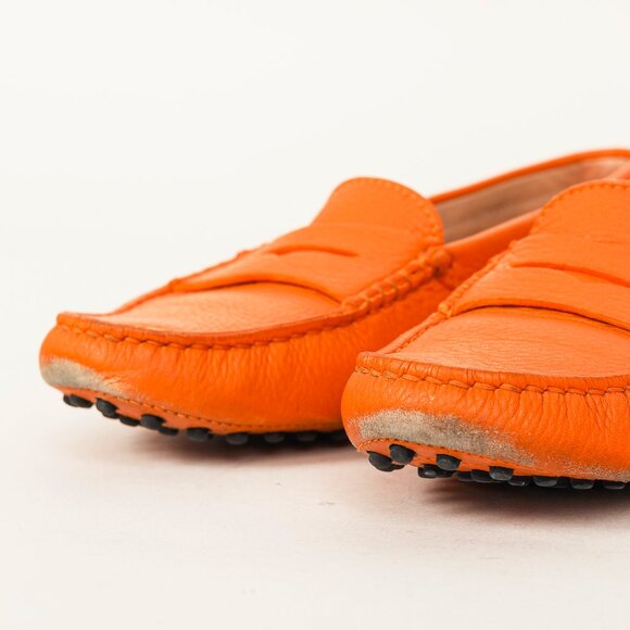 Tod’s Gommino Orange Pebbled Leather Driving Shoes - Picture 7 of 11